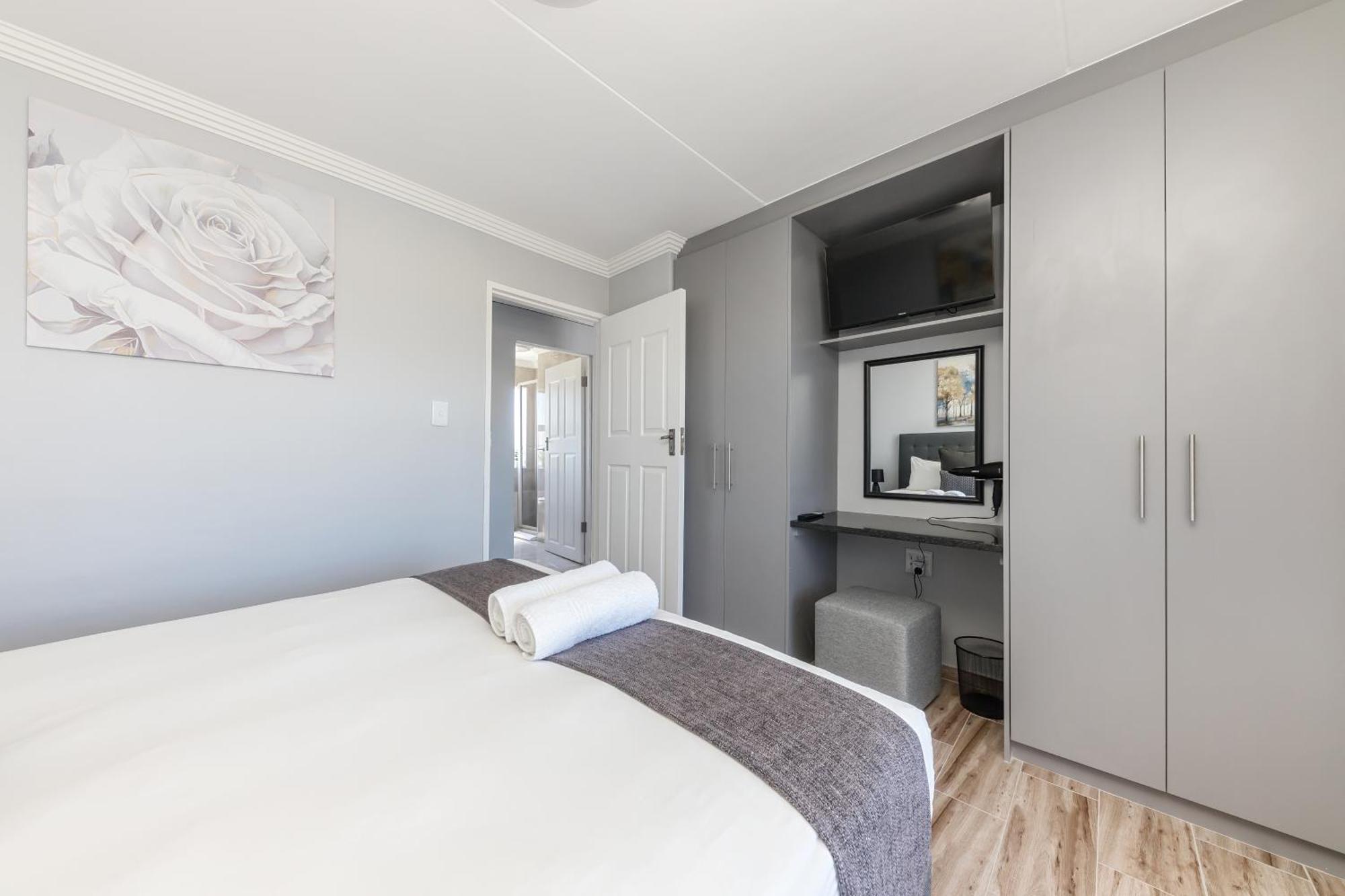Apartment 90 St Tropez Big Bay Club *